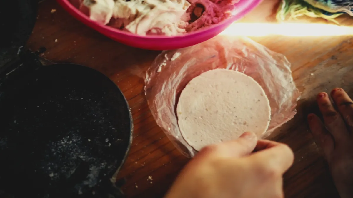 Making tortillas traditional